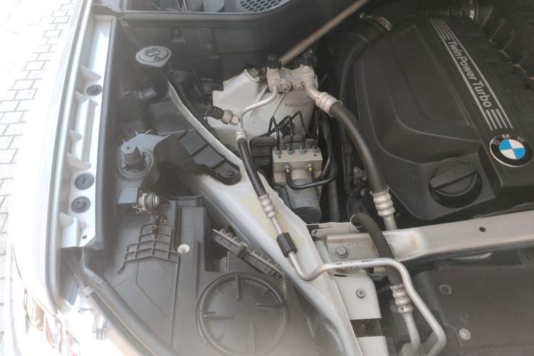 Used BMW X6 2017 xDrive35i M Sport Edition Engine Bay Right