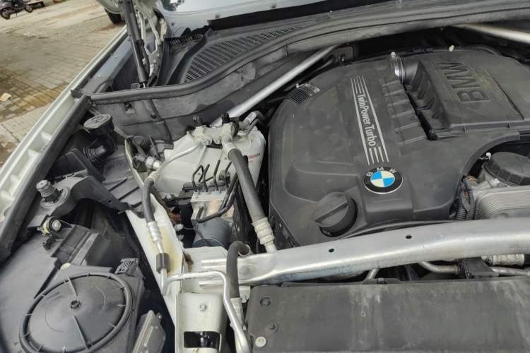 Used BMW X6 2017 xDrive35i Leading Model Engine Bay Right