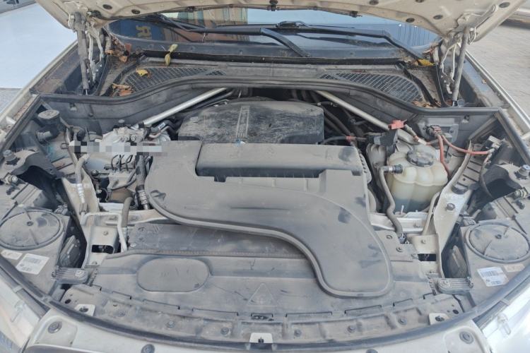 Used BMW X6 2017 xDrive28i Engine Bay