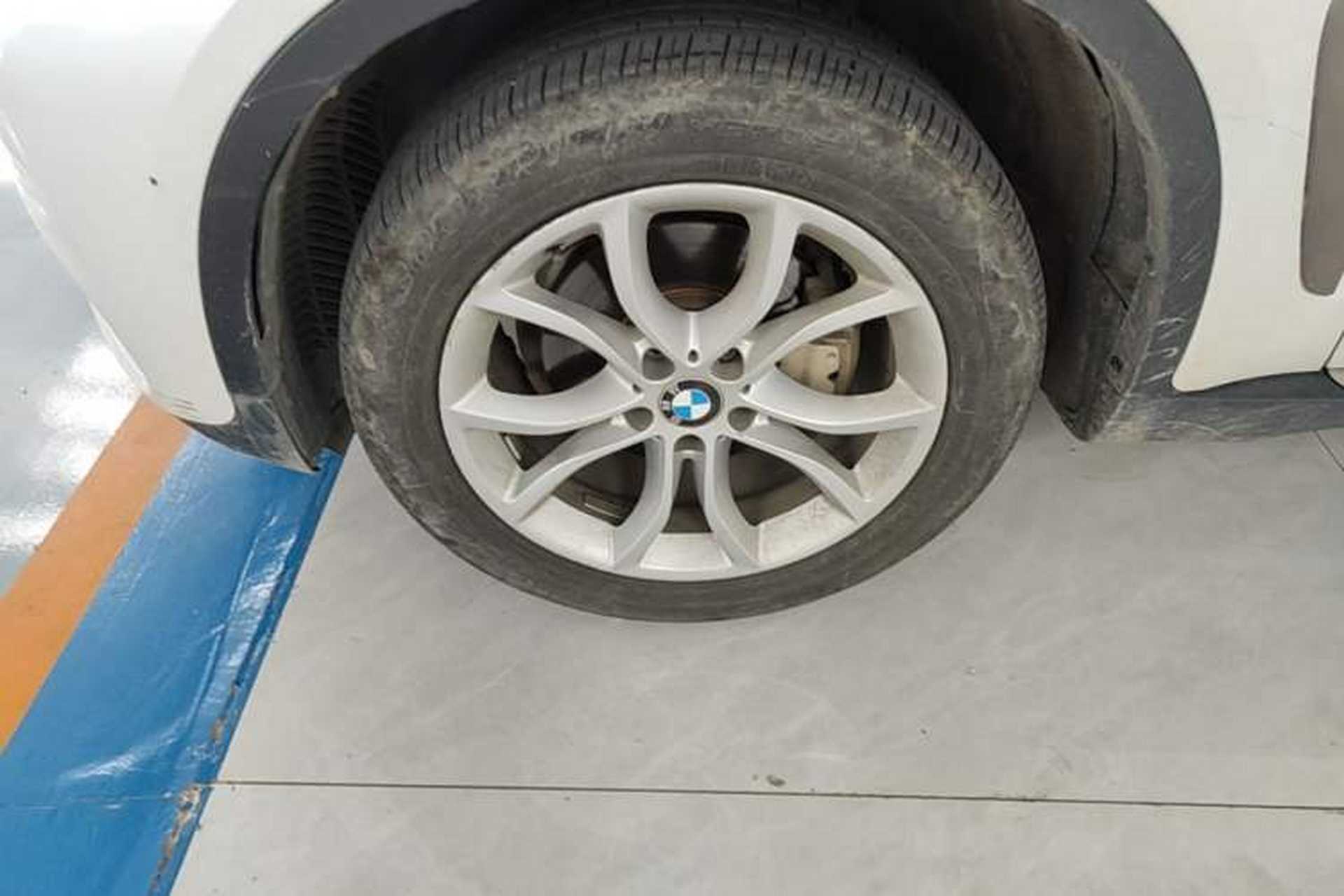 Used BMW X6 2017 xDrive28i Exterior 4