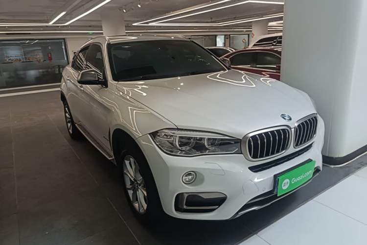 Used BMW X6 2017 xDrive35i Leading Model Front Right 45 Deg