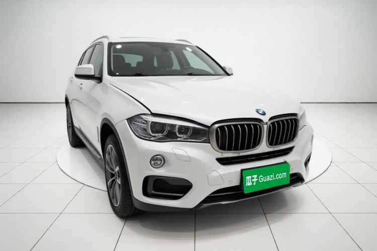Used BMW X6 2017 xDrive28i Front Right 45 Deg