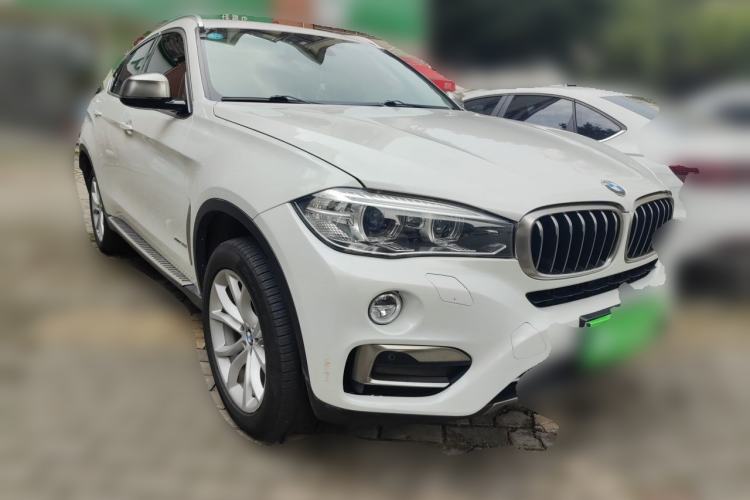 Used BMW X6 2017 xDrive35i Leading Model Front Right 45 Deg