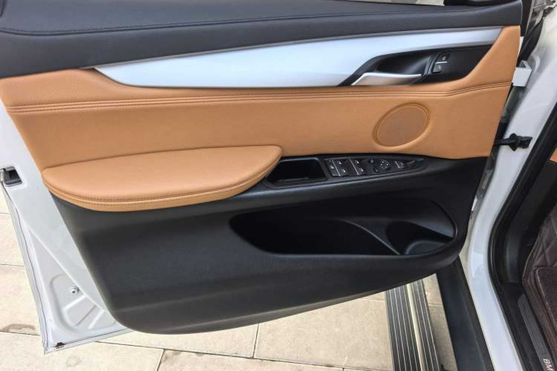 Used BMW X6 2017 xDrive35i Leading Model Interior 3
