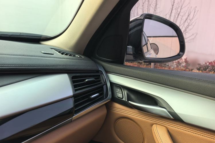 Used BMW X6 2017 xDrive35i Leading Model Interior 4