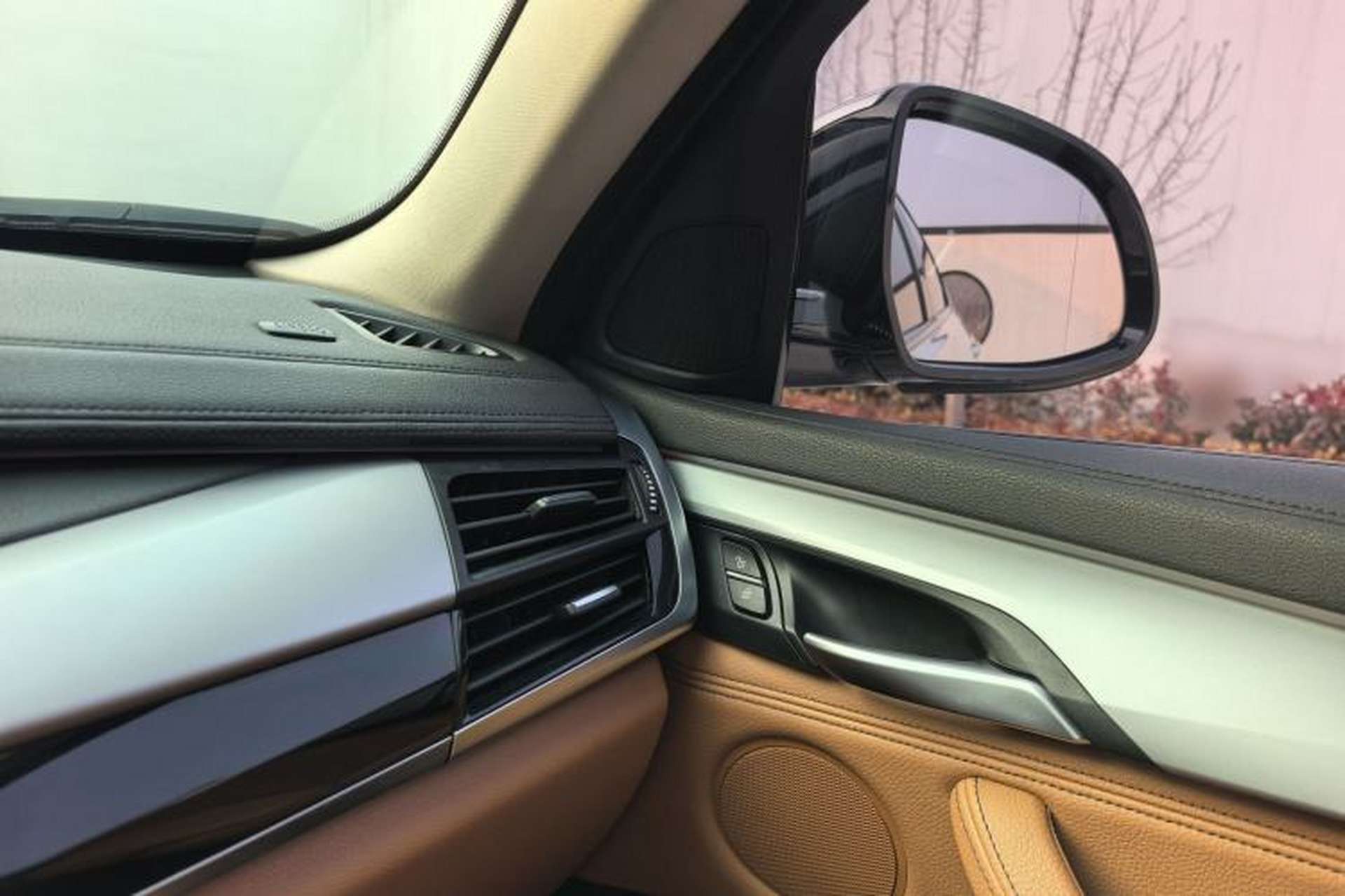 Used BMW X6 2017 xDrive35i Leading Model Interior 4