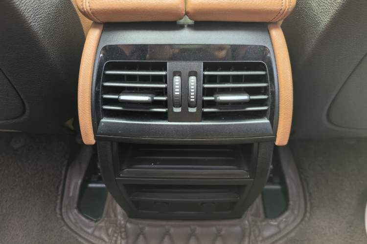 Used BMW X6 2017 xDrive35i Leading Model Interior 5