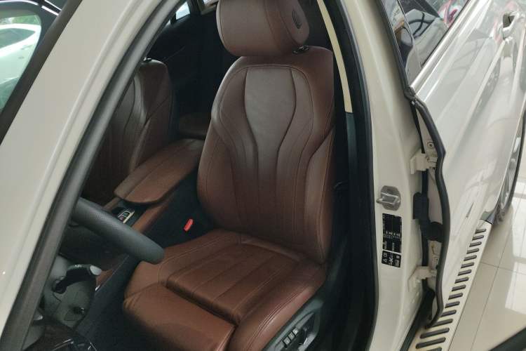 Used BMW X6 2017 xDrive28i Left Front Seat