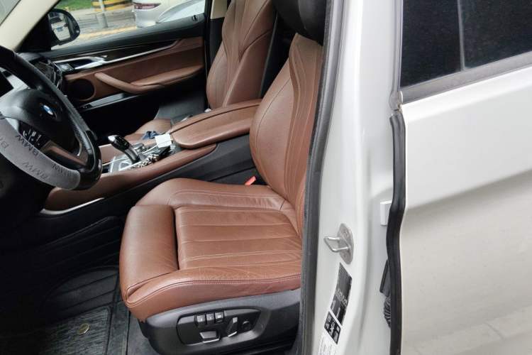 Used BMW X6 2017 xDrive28i Left Front Seat