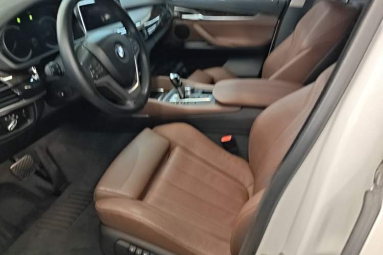 Used BMW X6 2017 xDrive28i Left Front Seat