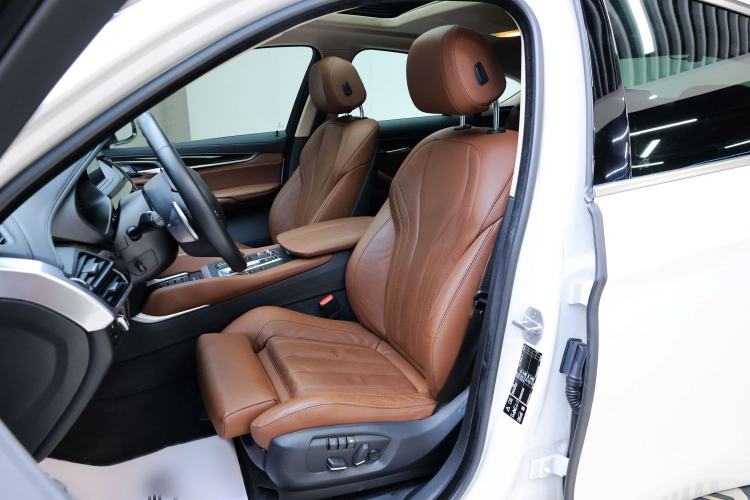 Used BMW X6 2017 xDrive35i Luxury Edition Left Front Seat