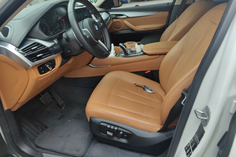 Used BMW X6 2017 xDrive35i Leading Model Left Front Seat