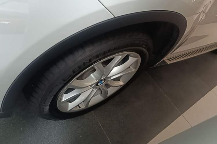 Used BMW X6 2017 xDrive35i Leading Model Left Front Wheel Hub