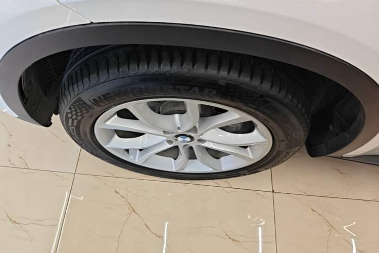 Used BMW X6 2017 xDrive28i Left Front Wheel Hub