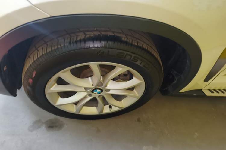 Used BMW X6 2017 xDrive35i Leading Model Left Front Wheel Hub