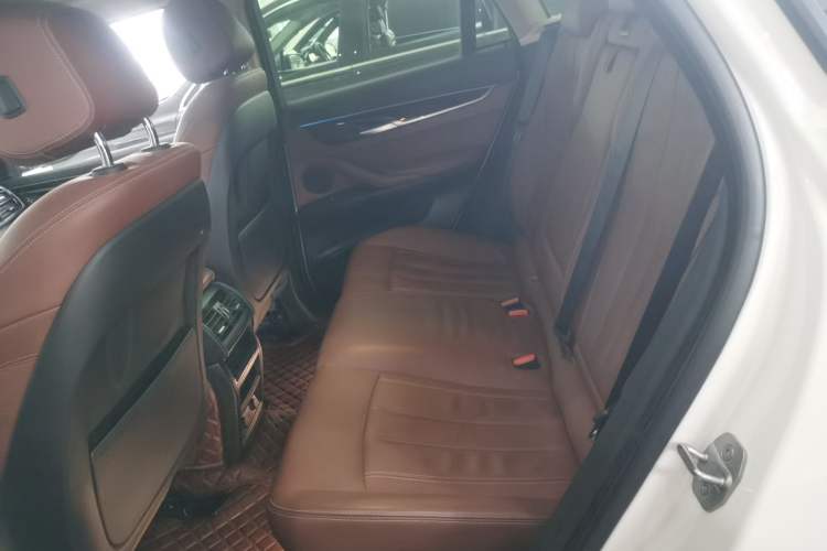 Used BMW X6 2017 xDrive28i Left Rear Seat
