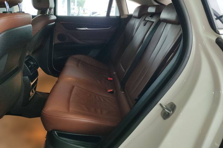 Used BMW X6 2017 xDrive28i Left Rear Seat