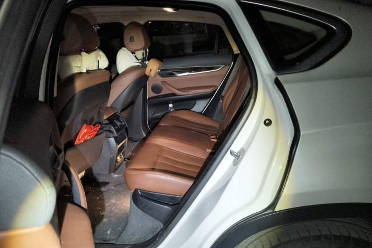 Used BMW X6 2017 xDrive28i Left Rear Seat