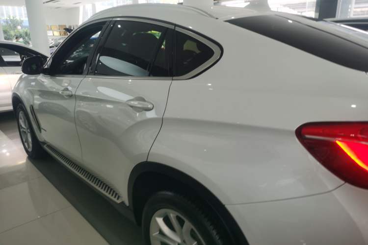 Used BMW X6 2017 xDrive28i Left Side