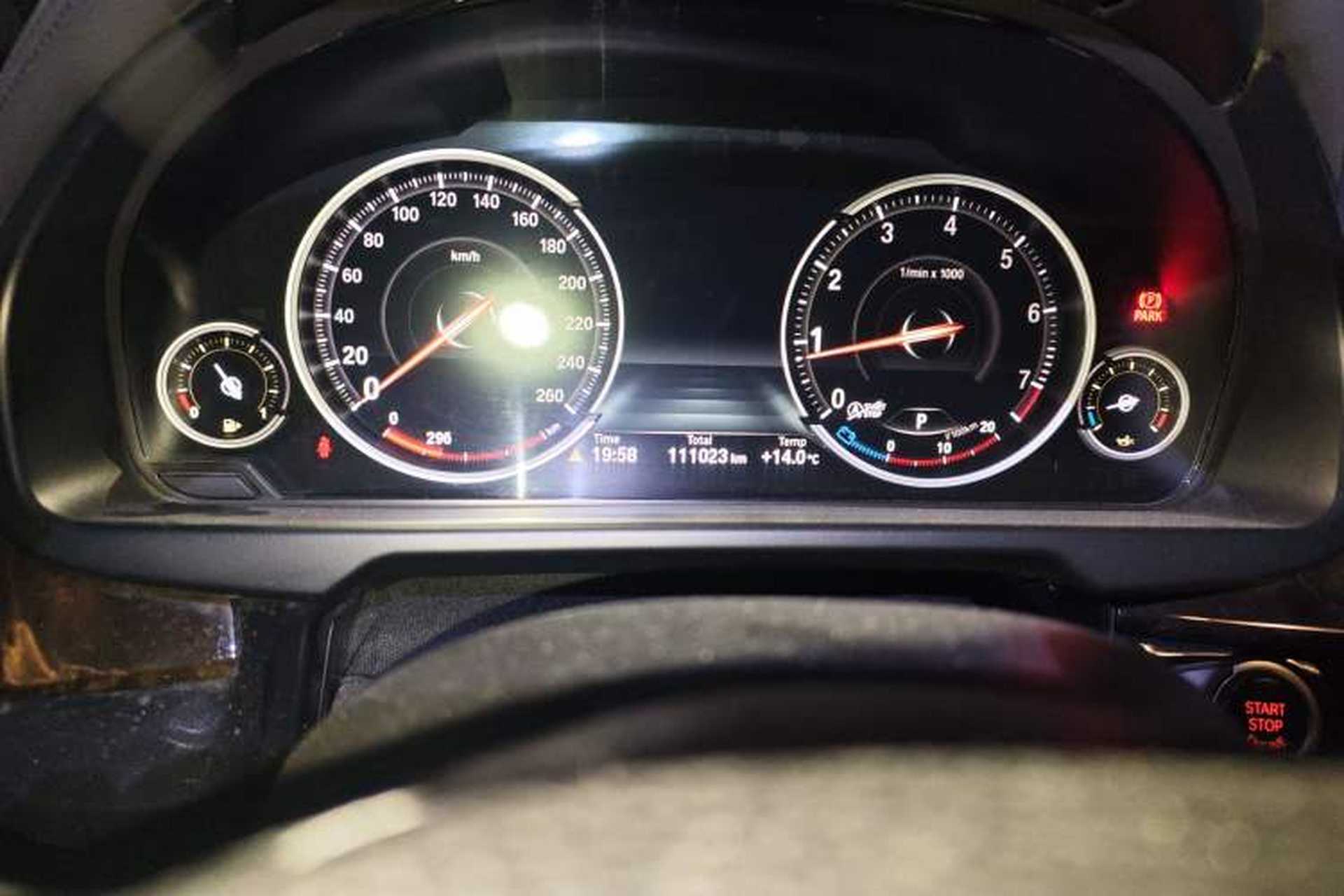 Used BMW X6 2017 xDrive28i Odometer Close Up