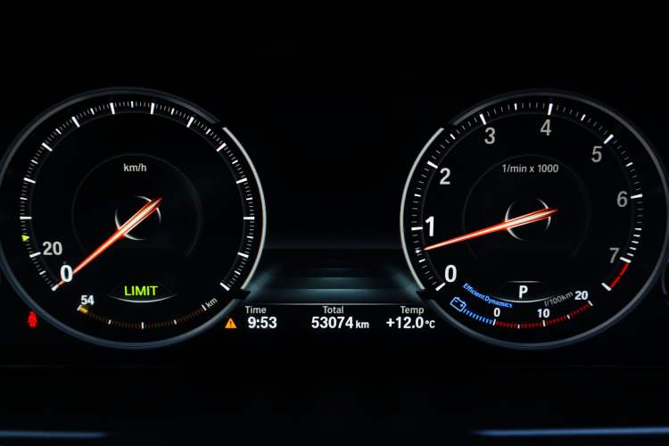 Used BMW X6 2017 xDrive35i Luxury Edition Odometer Close Up