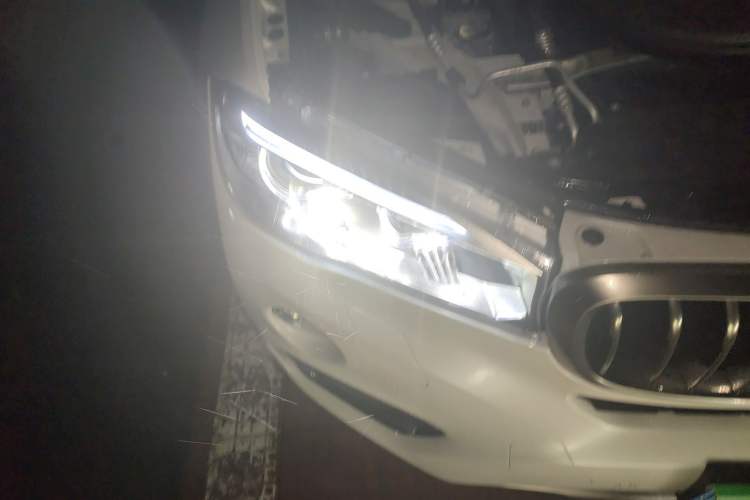 Used BMW X6 2017 xDrive28i Right Front Headlight