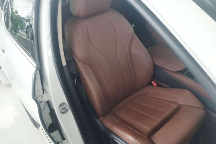 Used BMW X6 2017 xDrive28i Right Front Seat
