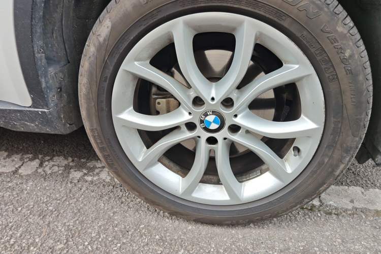 Used BMW X6 2017 xDrive28i Right Front Wheel Hub