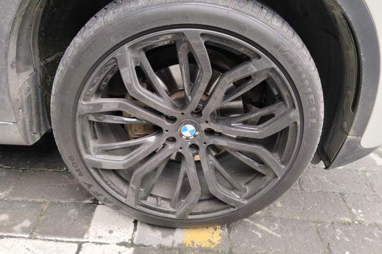 Used BMW X6 2017 xDrive28i Right Front Wheel Hub