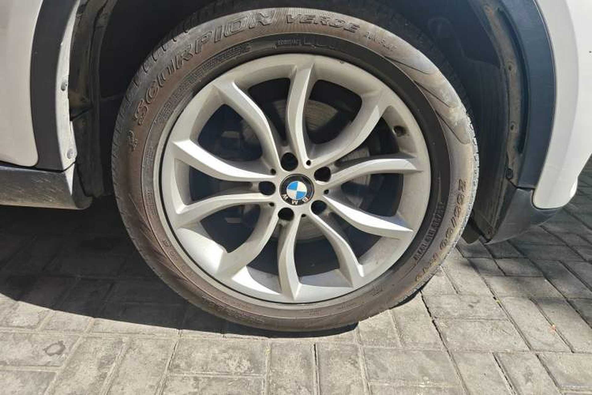 Used BMW X6 2017 xDrive28i Right Front Wheel Hub