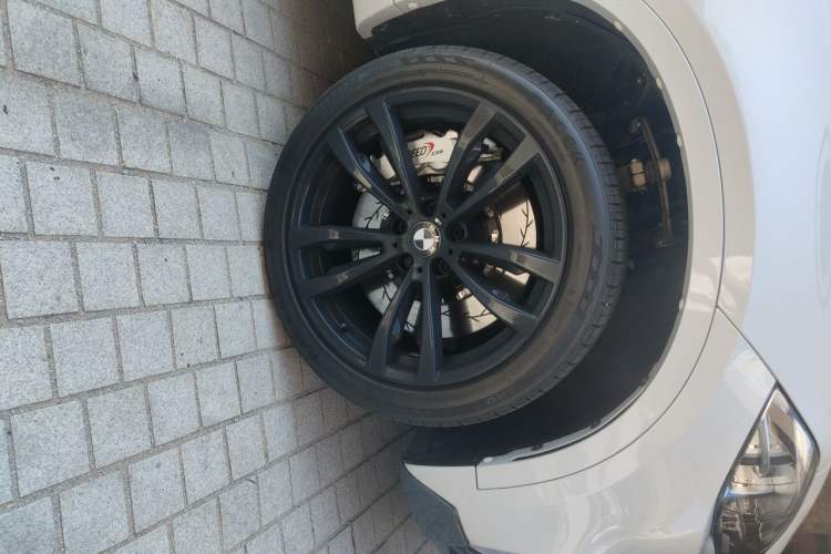 Used BMW X6 2017 xDrive35i M Sport Edition Right Front Wheel Hub
