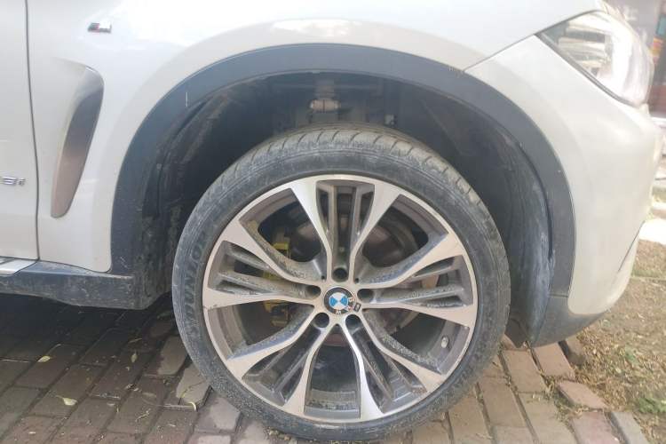 Used BMW X6 2017 xDrive28i Right Front Wheel Hub