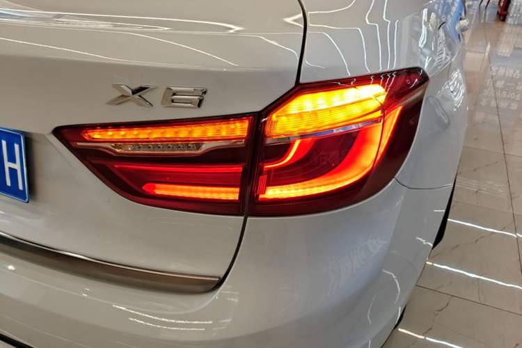 Used BMW X6 2017 xDrive28i Right Rear Taillight