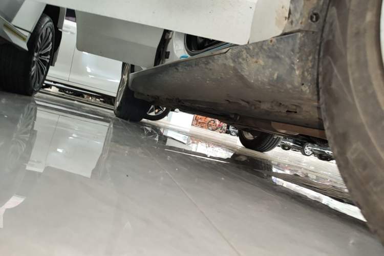 Used BMW X6 2017 xDrive28i Right Side Sill