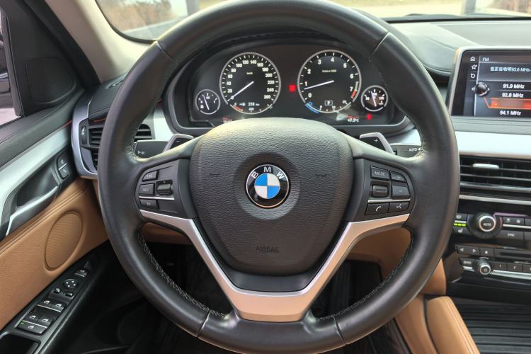 Used BMW X6 2017 xDrive35i Leading Model Steering Wheel