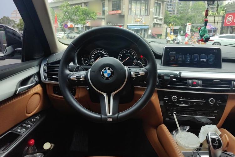 Used BMW X6 2017 xDrive35i Leading Model Steering Wheel