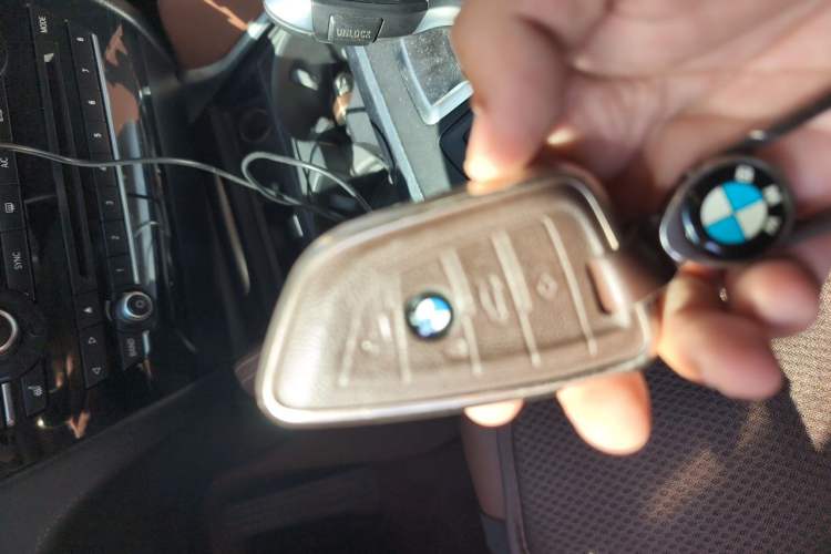 Used BMW X6 2017 xDrive28i Vehicle Key