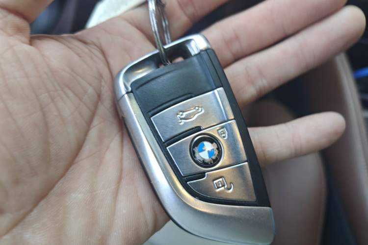 Used BMW X6 2017 xDrive28i Vehicle Key