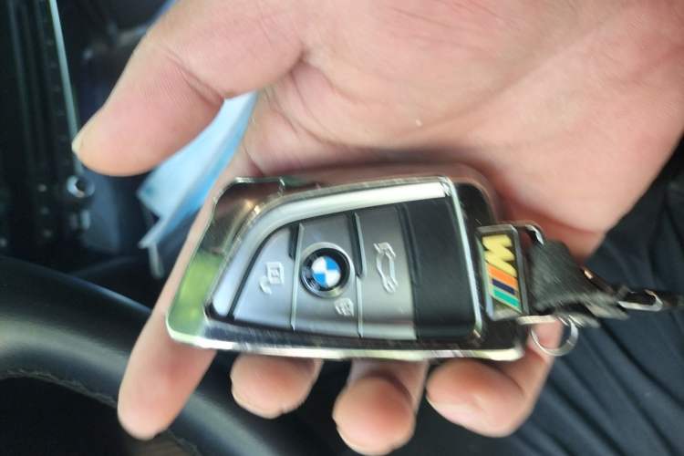 Used BMW X6 2017 xDrive28i Vehicle Key