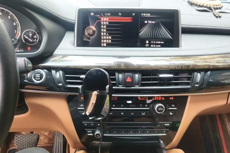 Used BMW X6 2017 xDrive28i Audio And AC Panel