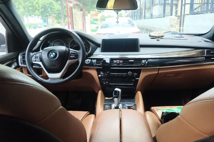 Used BMW X6 2017 xDrive28i Center Console