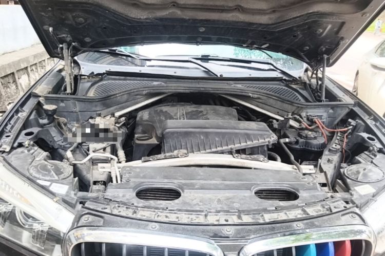 Used BMW X6 2017 xDrive28i Engine Bay