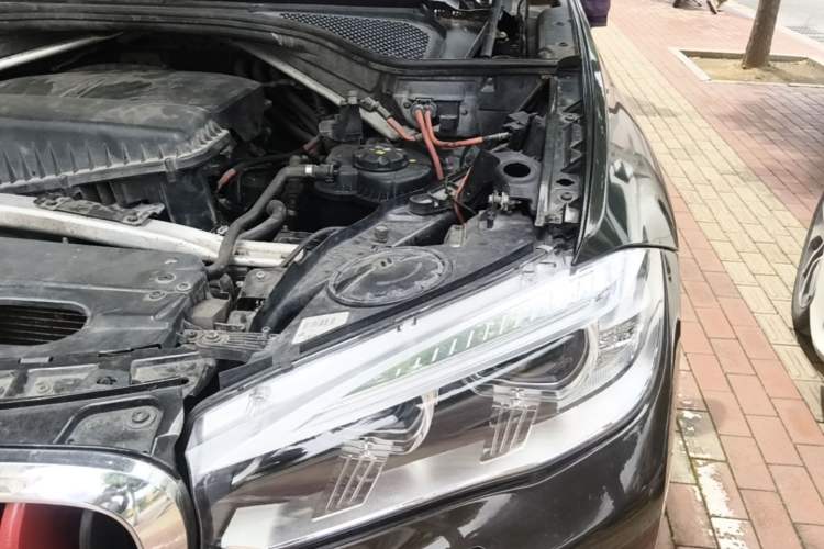 Used BMW X6 2017 xDrive28i Engine Bay Left