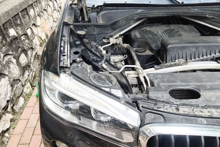 Used BMW X6 2017 xDrive28i Engine Bay Right