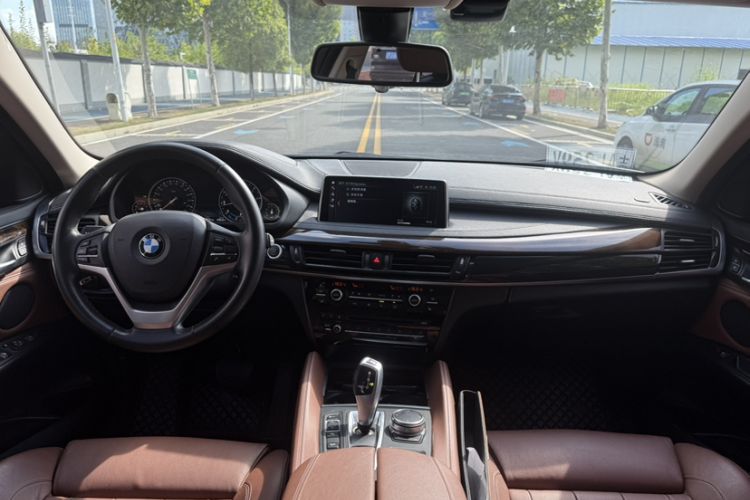 Used BMW X6 2017 xDrive28i Interior 2
