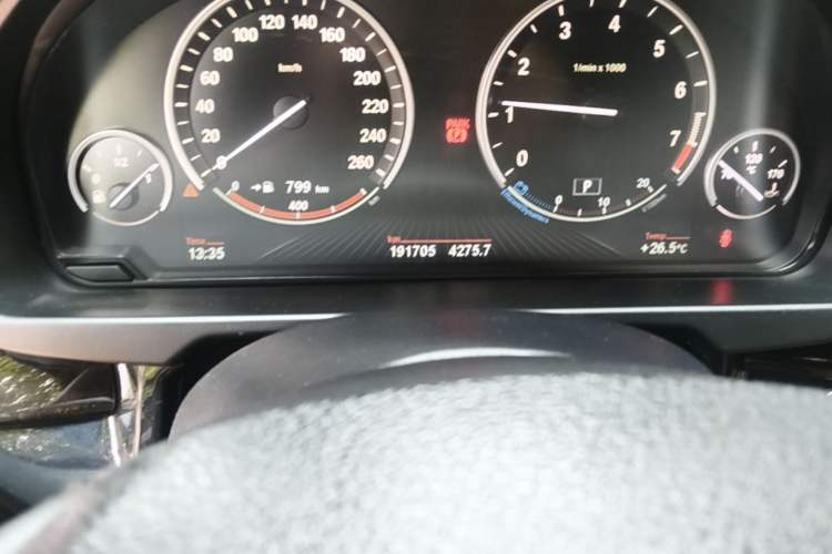Used BMW X6 2017 xDrive28i Odometer Close Up