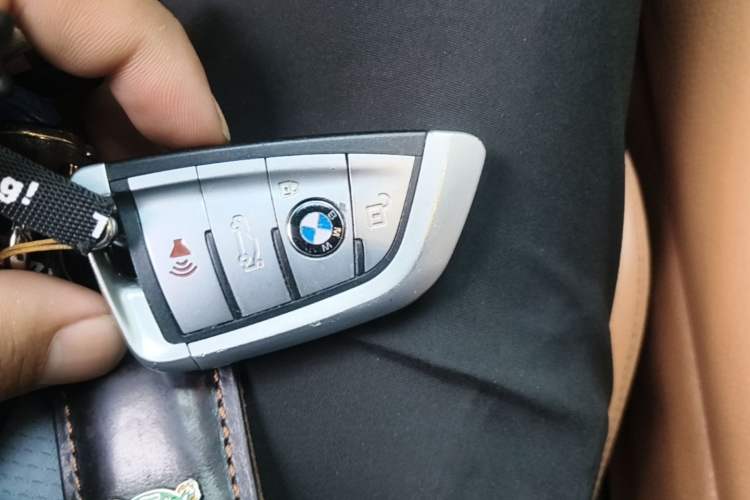 Used BMW X6 2017 xDrive28i Vehicle Key