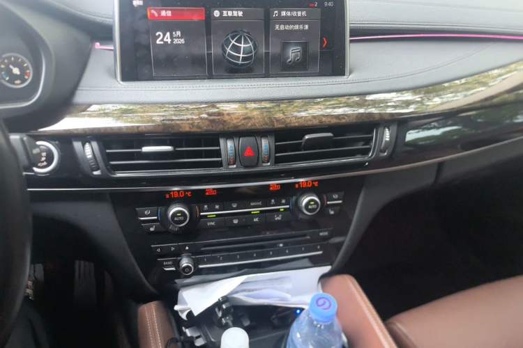 Used BMW X6 2018 xDrive28i Audio And AC Panel