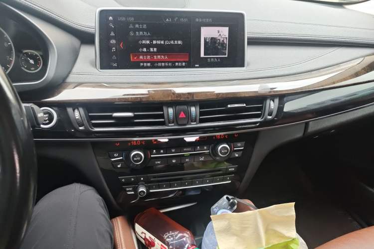 Used BMW X6 2018 xDrive28i Audio And AC Panel