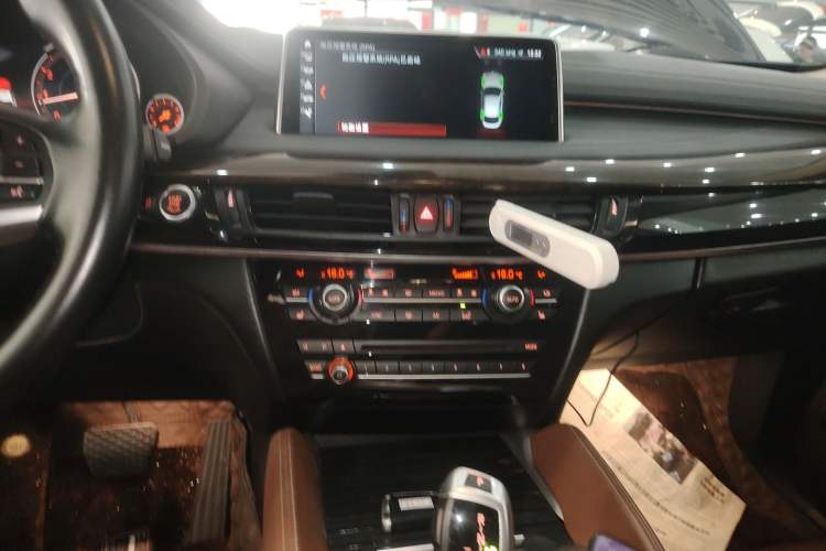 Used BMW X6 2018 xDrive28i Audio And AC Panel